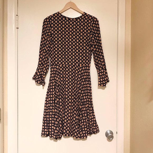 Dorothy Perkins Dresses & Skirts - Dorothy Perkins flower dress. Size 8